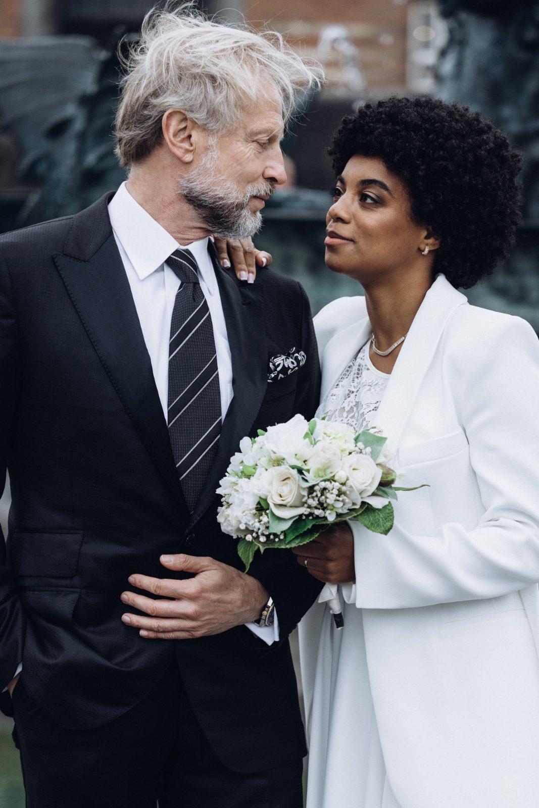 Stefan and Carmen — a look between the two of them