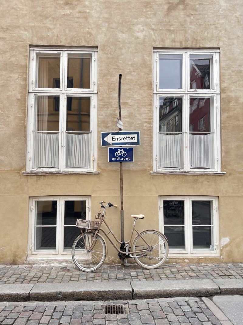 A bicycle against an old façade on Magstræde
